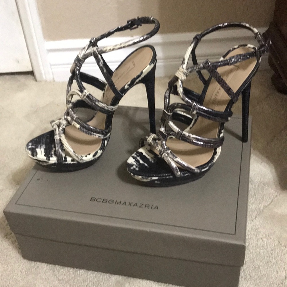 BCBG Maxazria Farrow snake print leather 37.5M